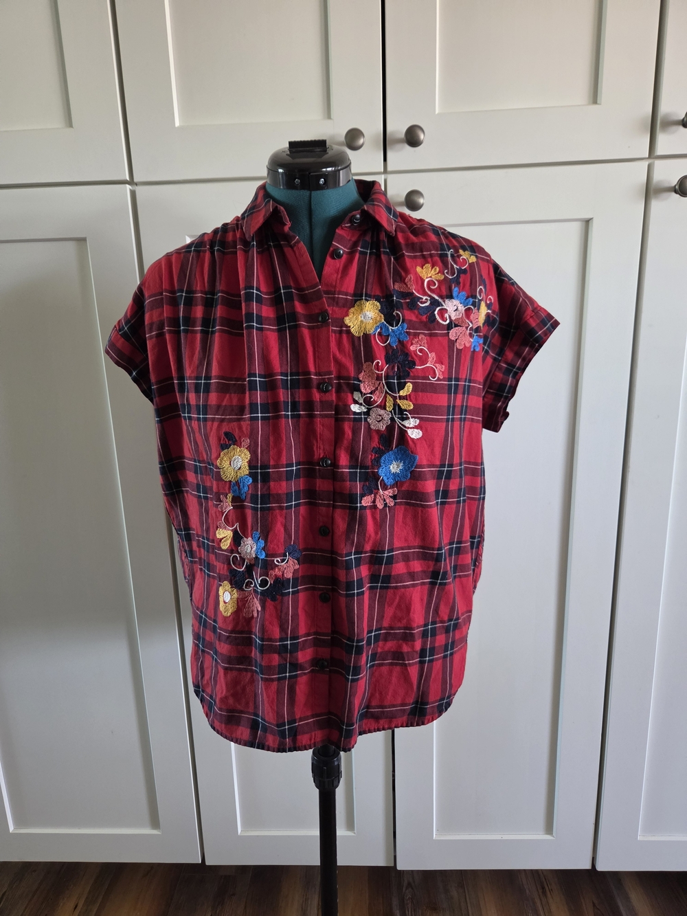 Red Plaid Short-Sleeve Button-Down with Floral Embroidery Size S By Madewell